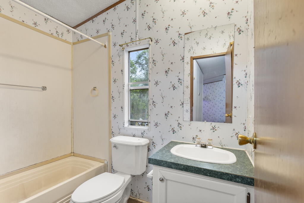2112 Property Photo 18