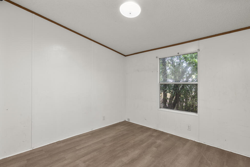 2112 Property Photo 19