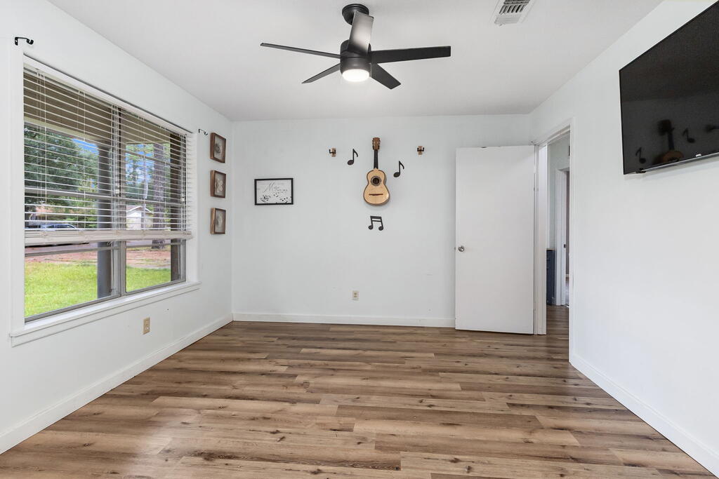 1307 Wildbriar Drive Property Photo 5