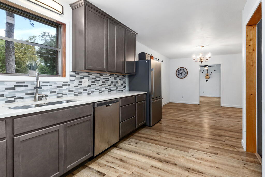 1307 Wildbriar Drive Property Photo 9