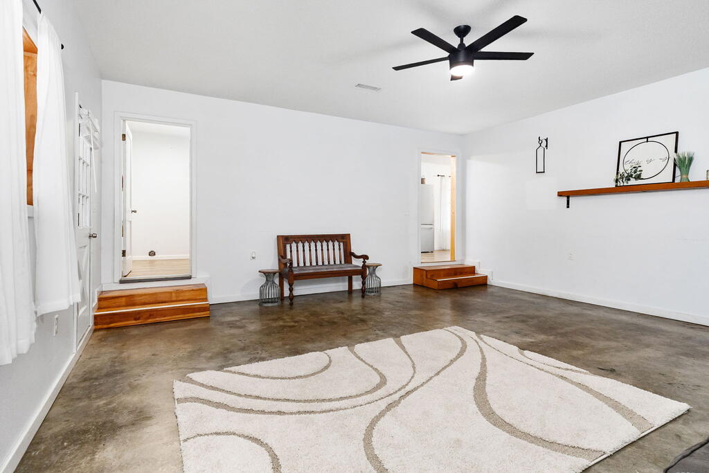 1307 Wildbriar Drive Property Photo 11