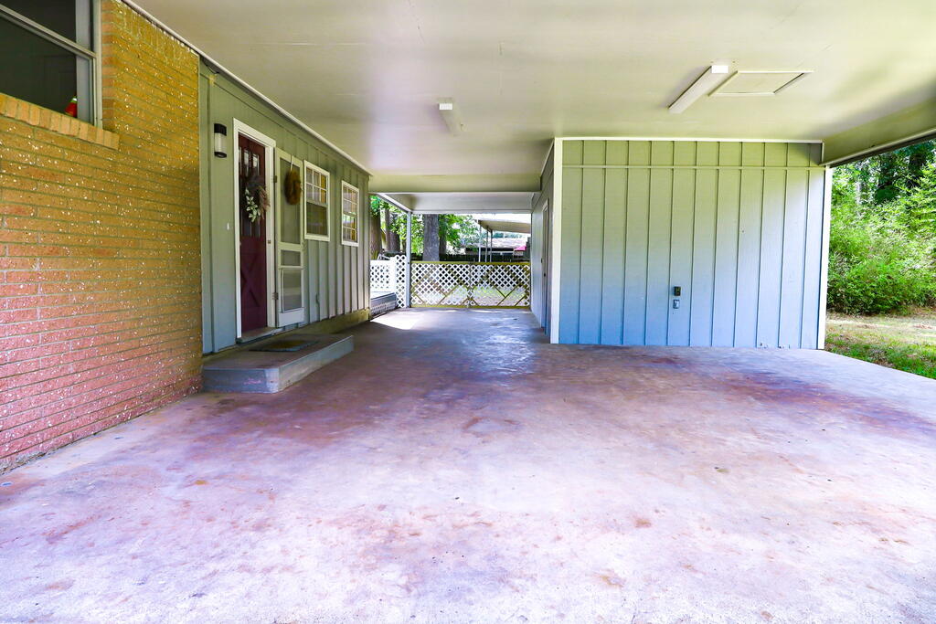 1307 Wildbriar Drive Property Photo 24