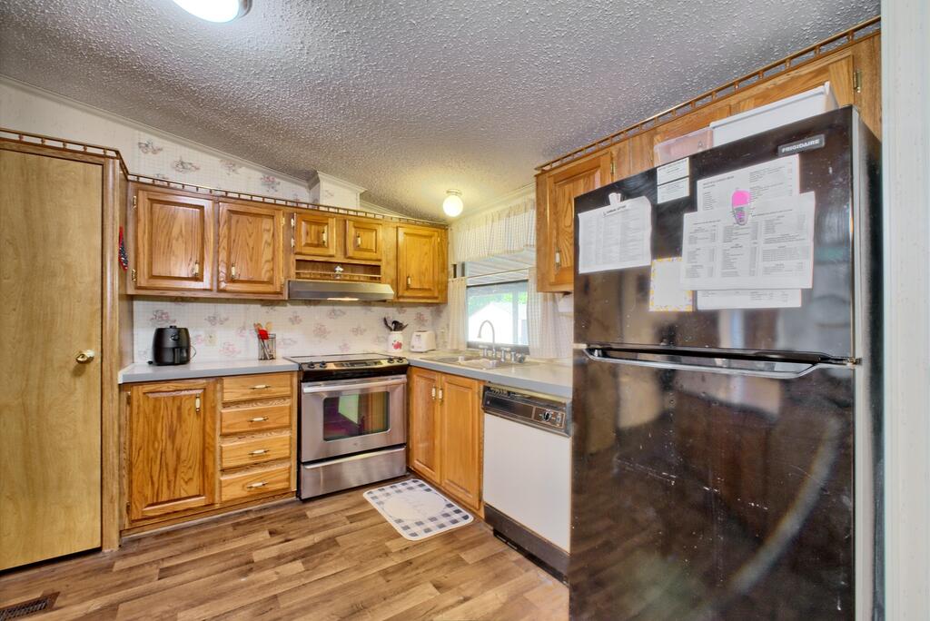 346 Twin Cedar Drive Property Photo 14