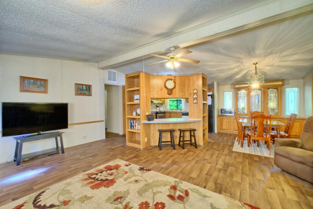 346 Twin Cedar Drive Property Photo 17