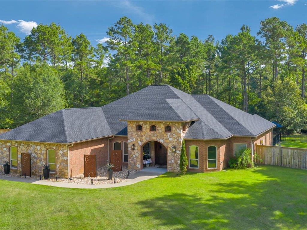 176 Amber Wood Property Photo 1