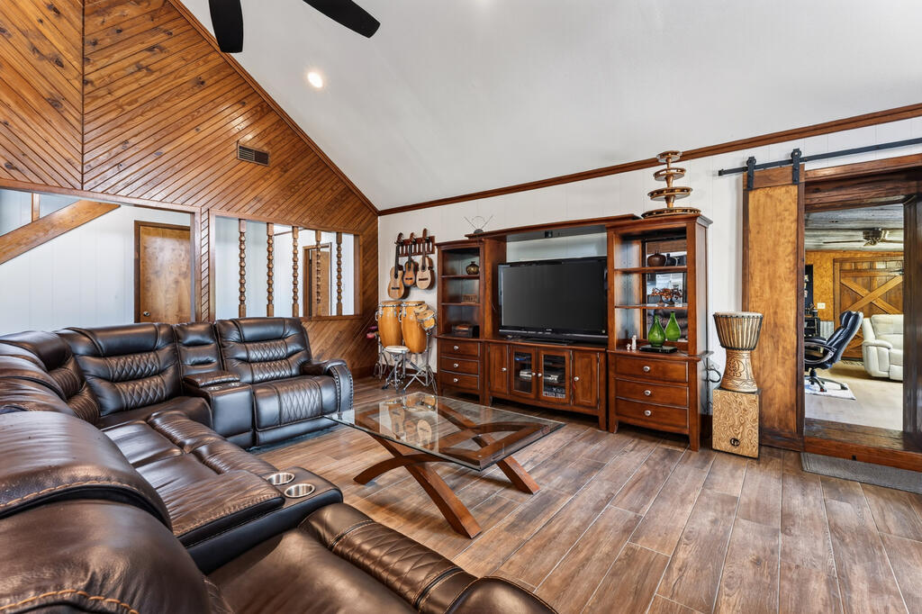 462 Fm 3276 Property Photo 9