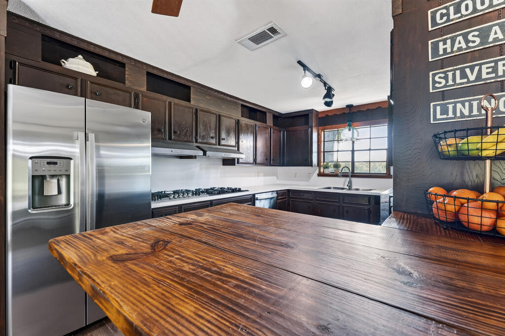 462 Fm 3276 Property Photo 16