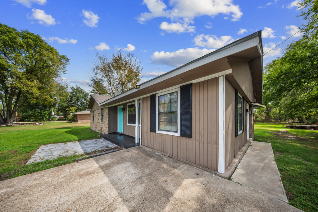 179 Sunmeadow Drive Property Photo 1