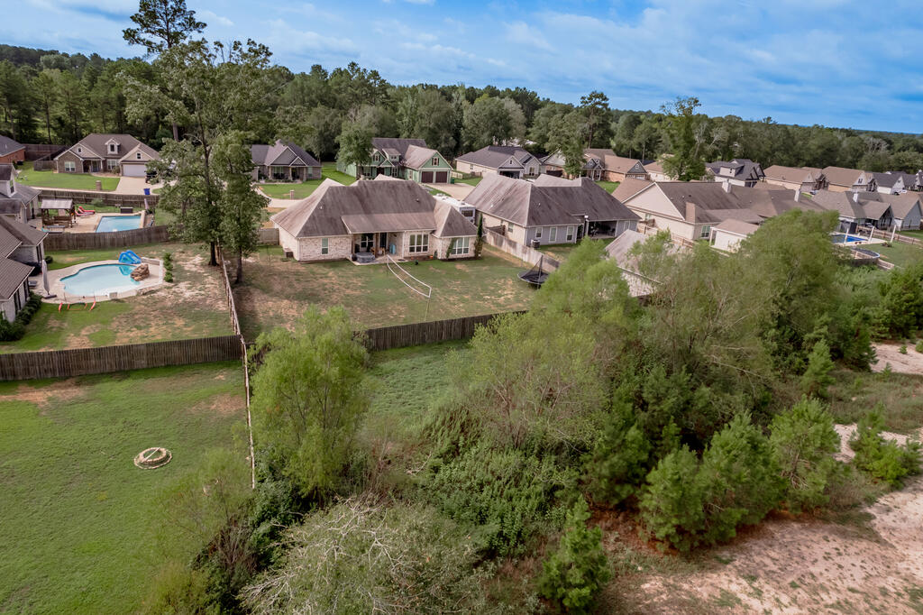 220 Rustic Pines Drive Property Photo 33