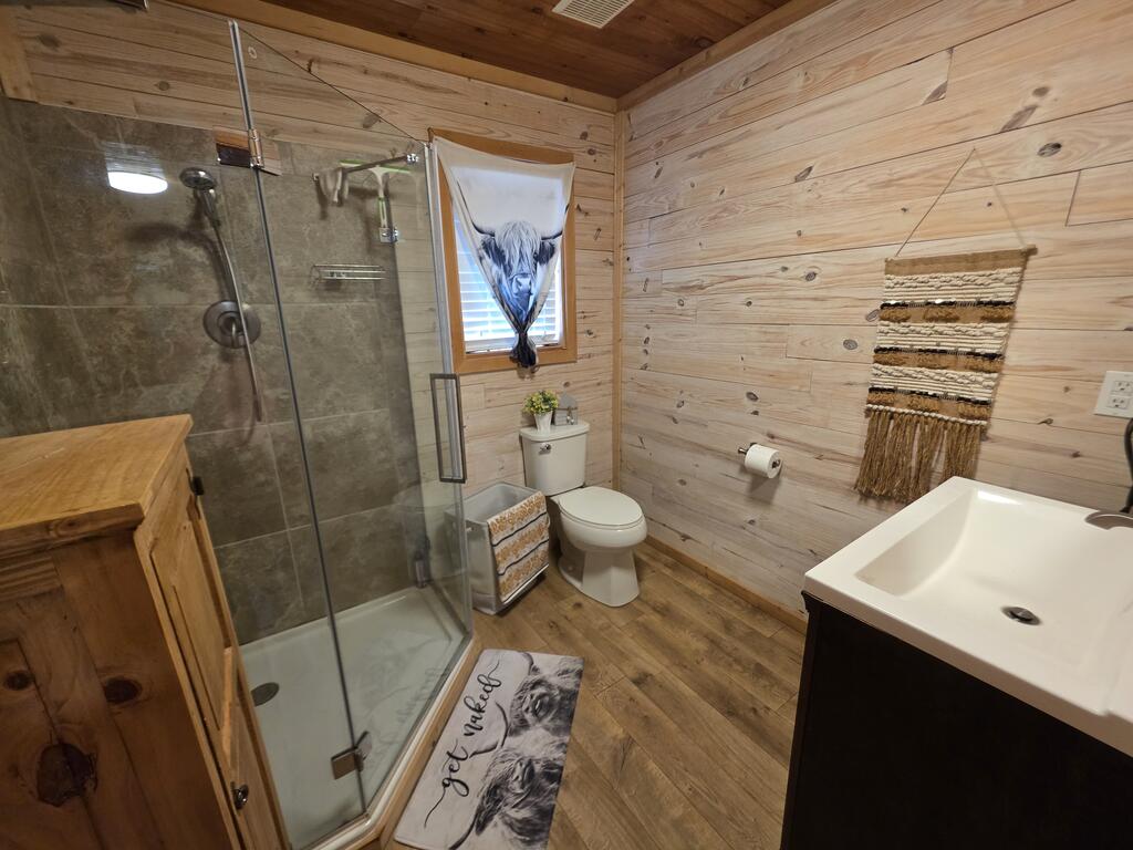 530 Kingwood Drive Property Photo 13