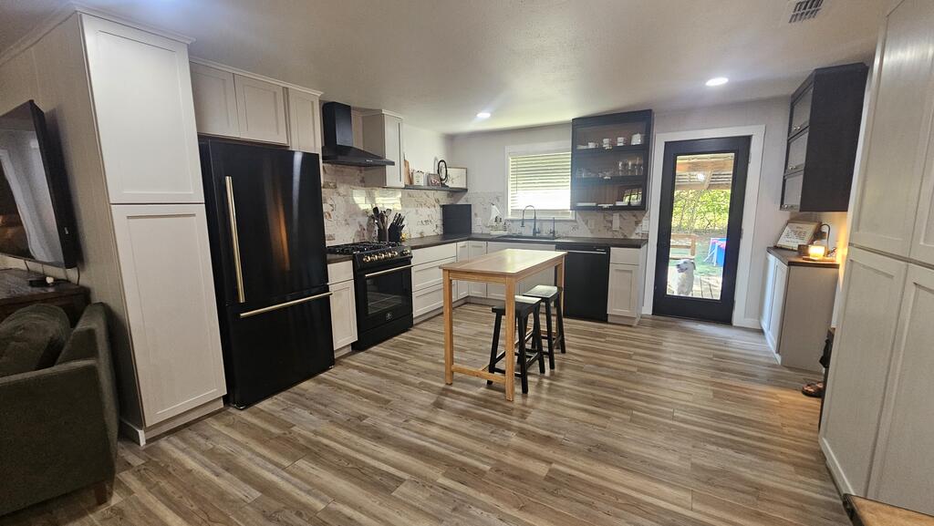 913 5th Street Property Photo 4
