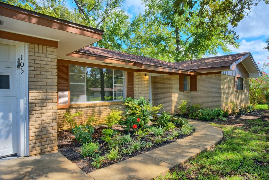 105 Parker Blvd Property Photo 3