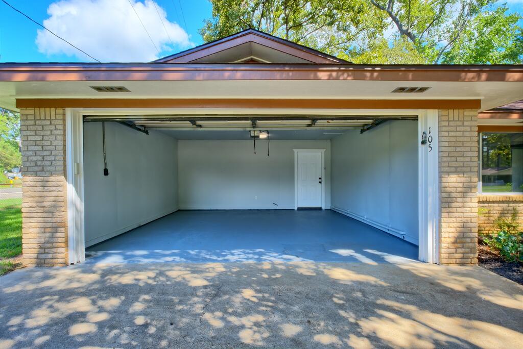 105 Parker Blvd Property Photo 7