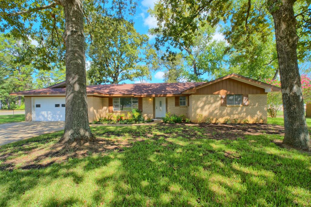 105 Parker Blvd Property Photo 8