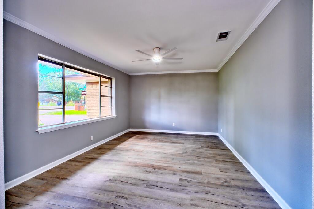 105 Parker Blvd Property Photo 17