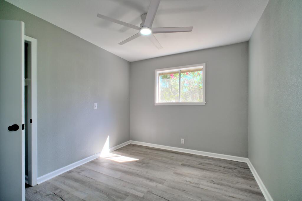 105 Parker Blvd Property Photo 29