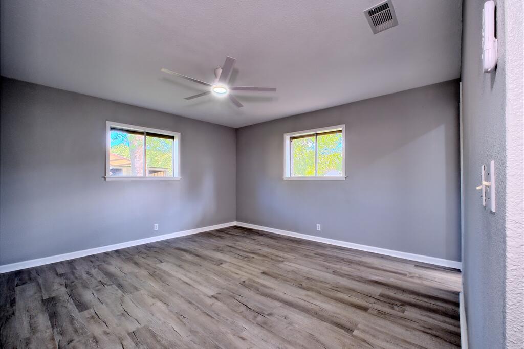 105 Parker Blvd Property Photo 30
