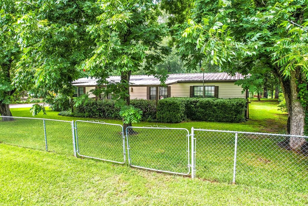 696 Persimmon Property Photo 1