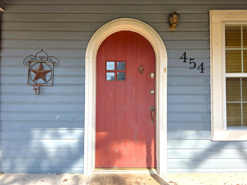 454 Powell Street Property Photo 6
