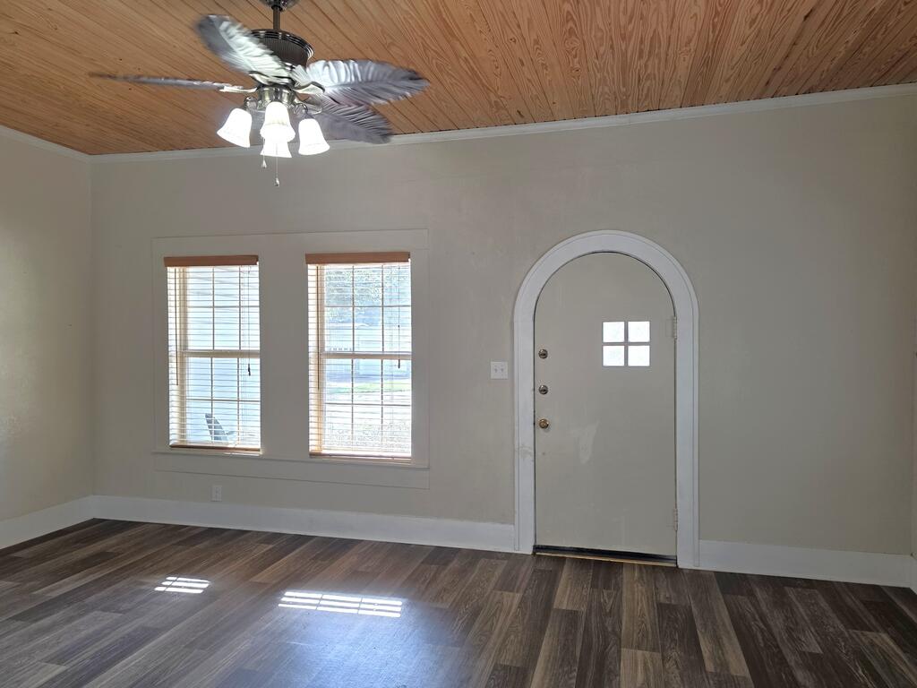 454 Powell Street Property Photo 7