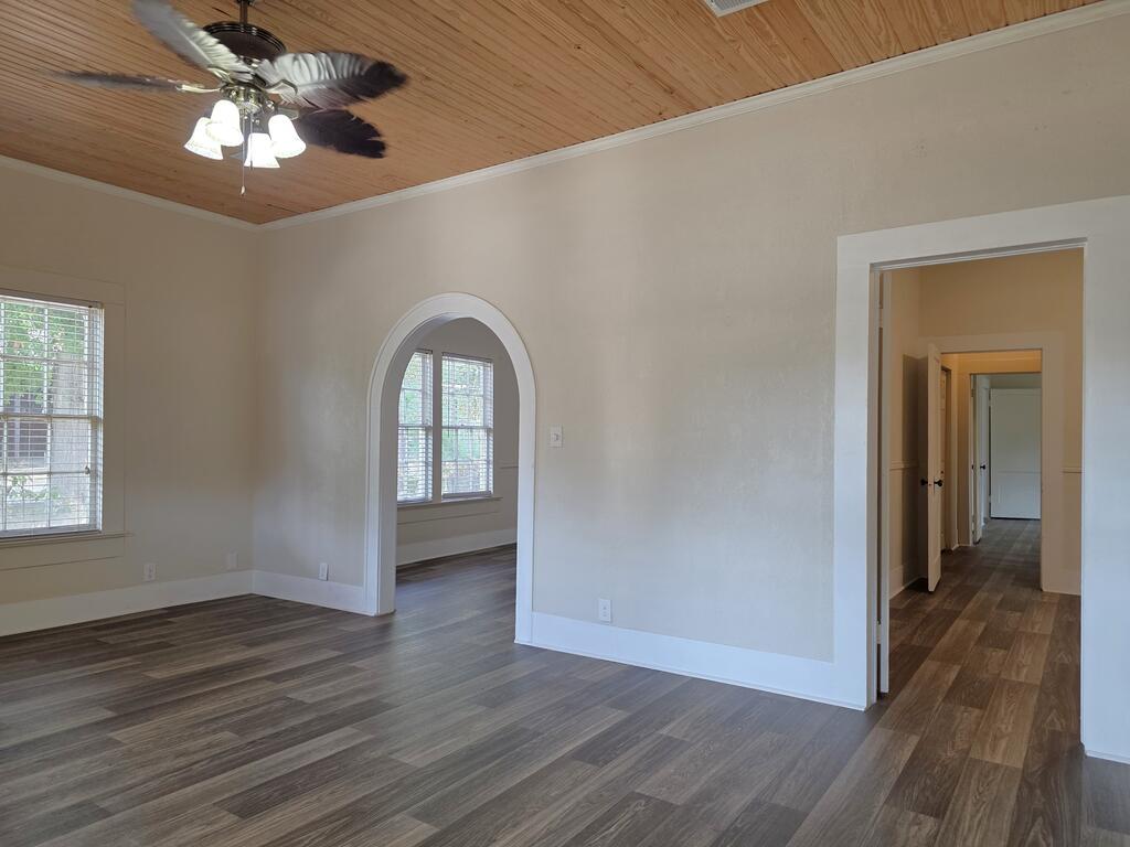 454 Powell Street Property Photo 9