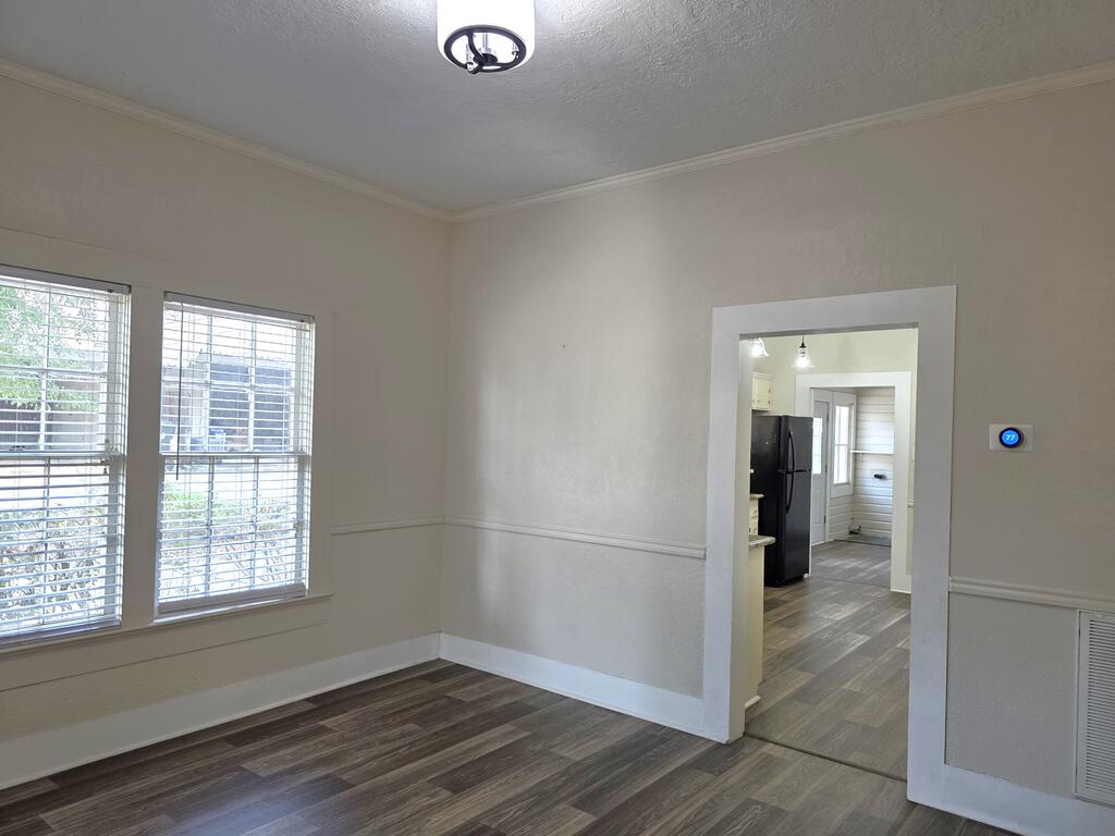 454 Powell Street Property Photo 12