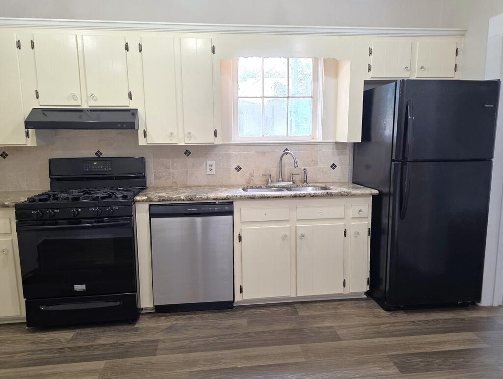 454 Powell Street Property Photo 15