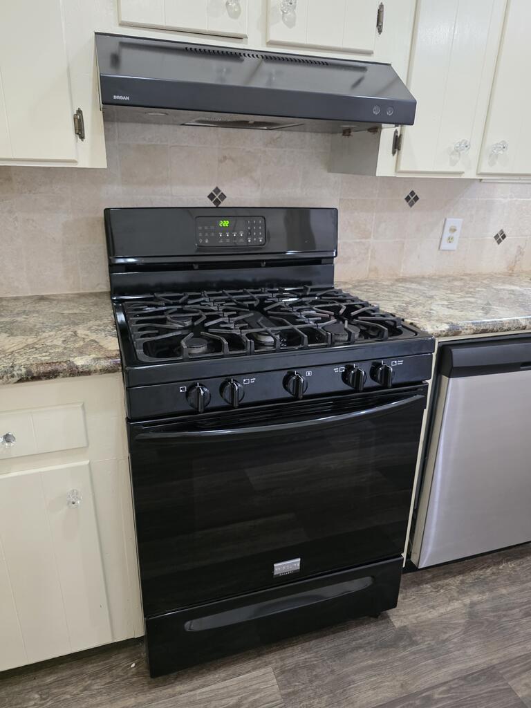 454 Powell Street Property Photo 20