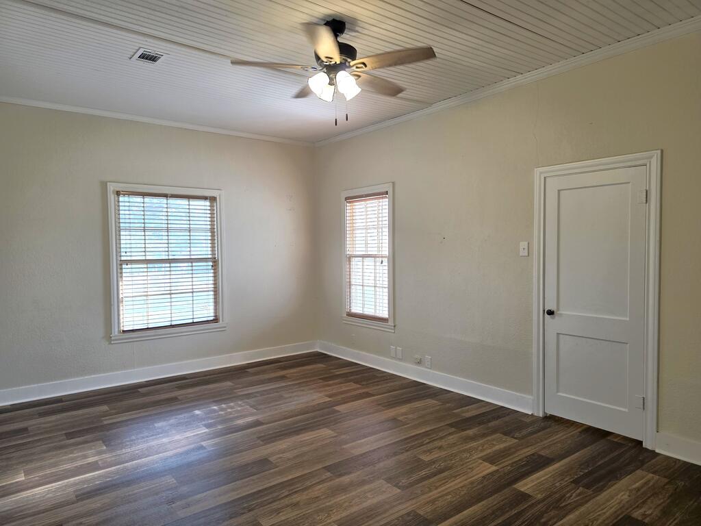 454 Powell Street Property Photo 32