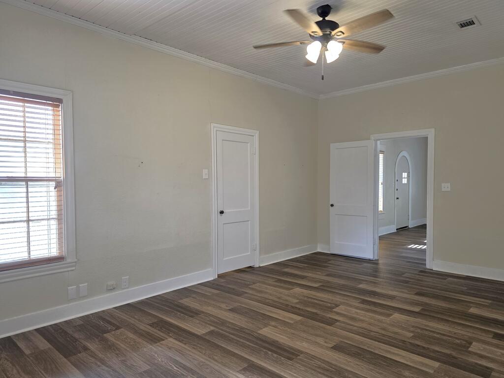 454 Powell Street Property Photo 35