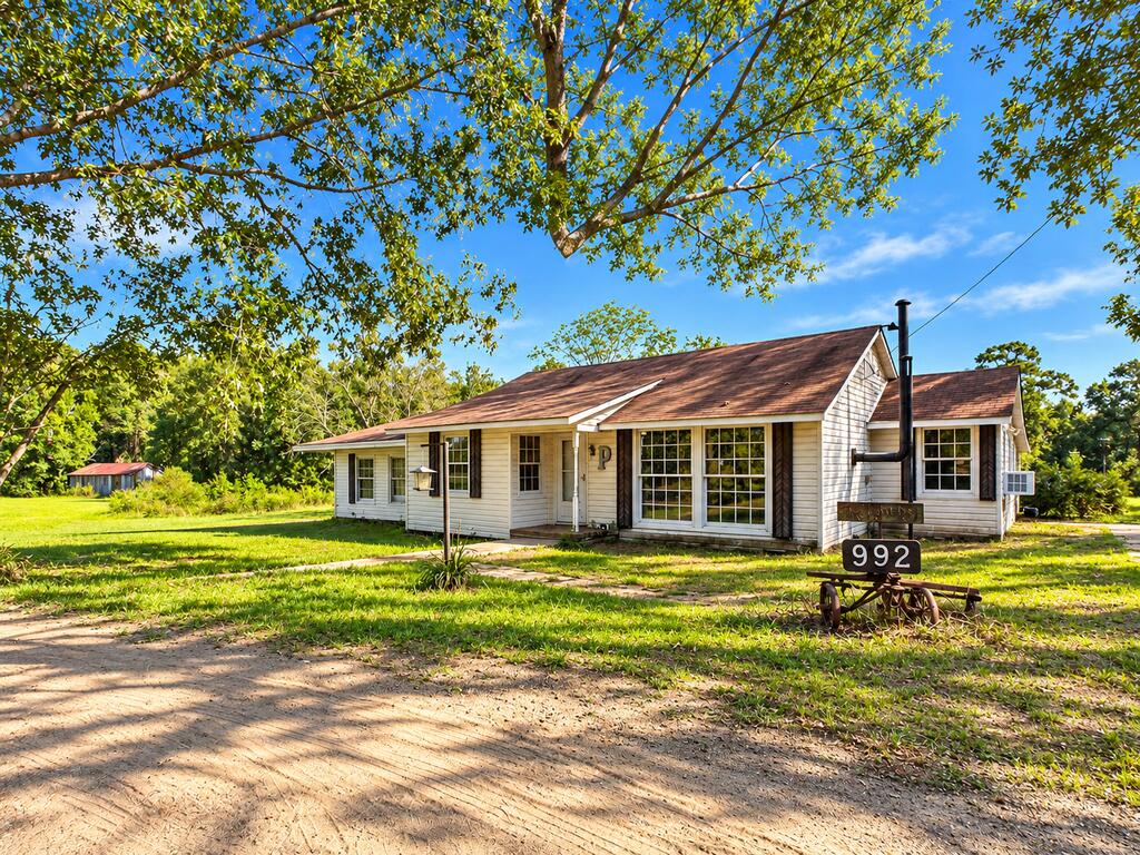992 Herman Nerren Road Property Photo 1