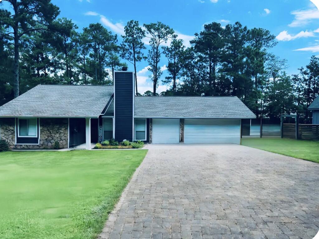 1239 Lakeshore Drive Property Photo 1