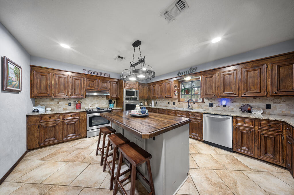 453 Fm 1747 Property Photo 4