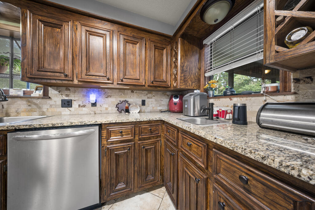 453 Fm 1747 Property Photo 6