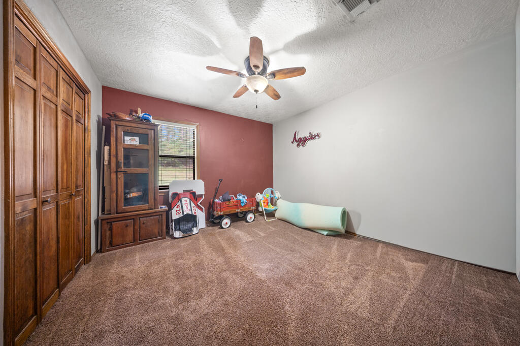 453 Fm 1747 Property Photo 12