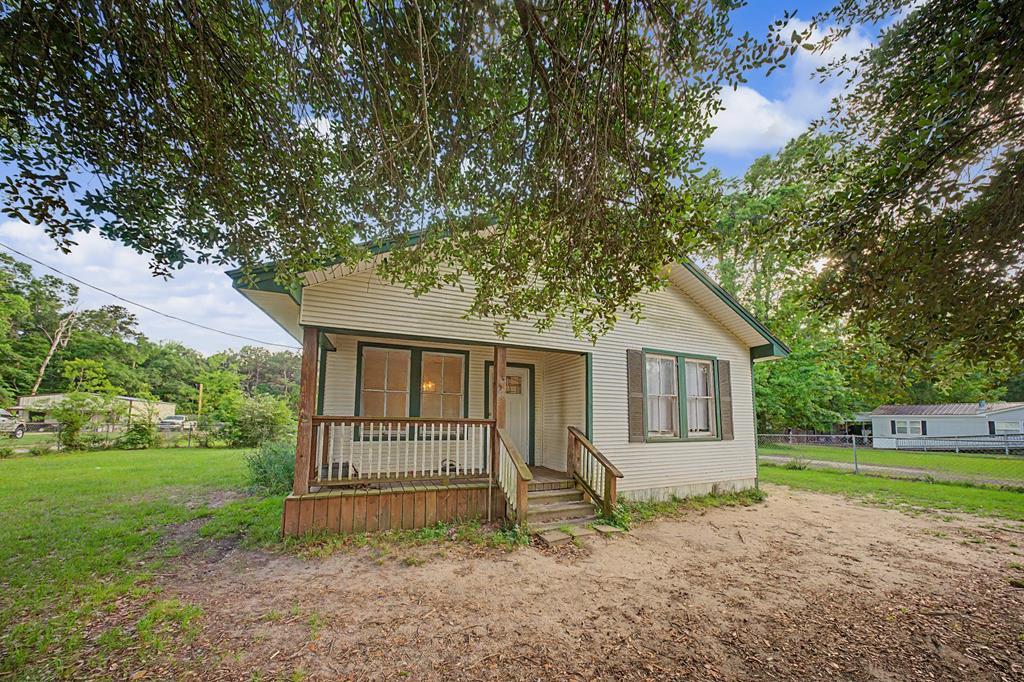1557 E Gibson Street Property Photo 1