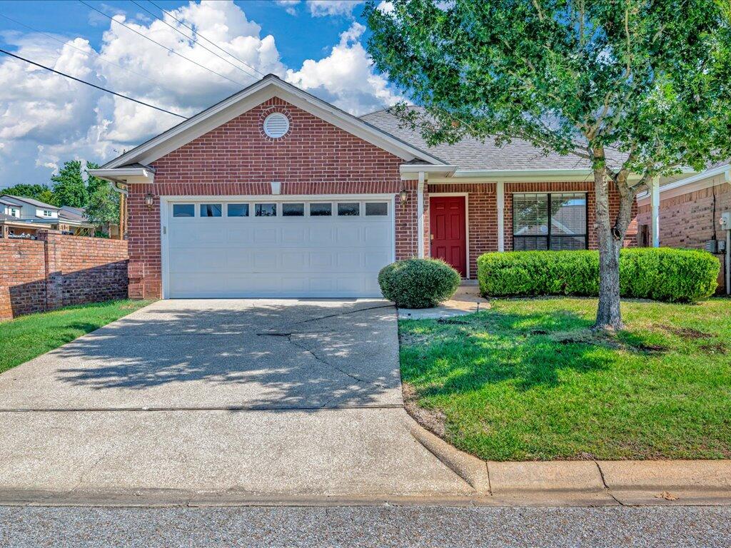 3 Austin Hollow Circle Property Photo 1