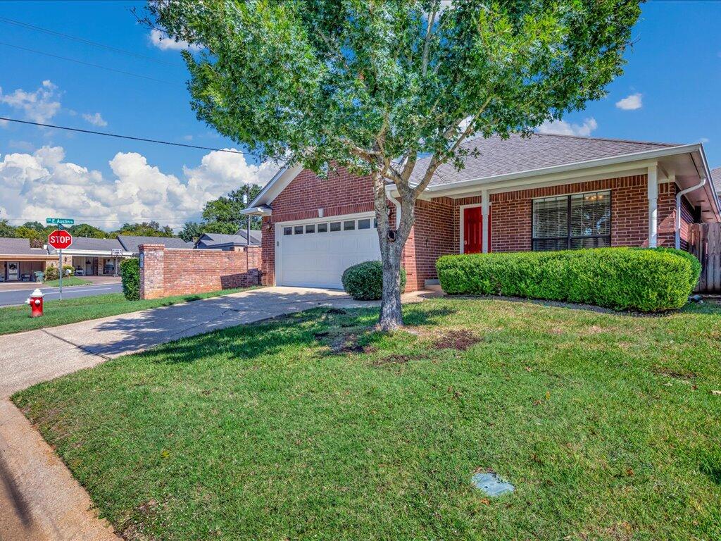 3 Austin Hollow Circle Property Photo 3
