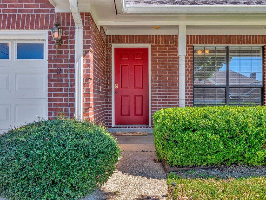 3 Austin Hollow Circle Property Photo 4