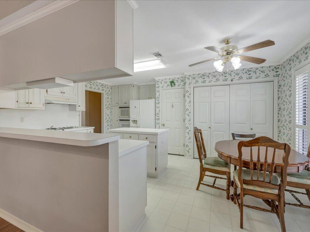 3 Austin Hollow Circle Property Photo 8