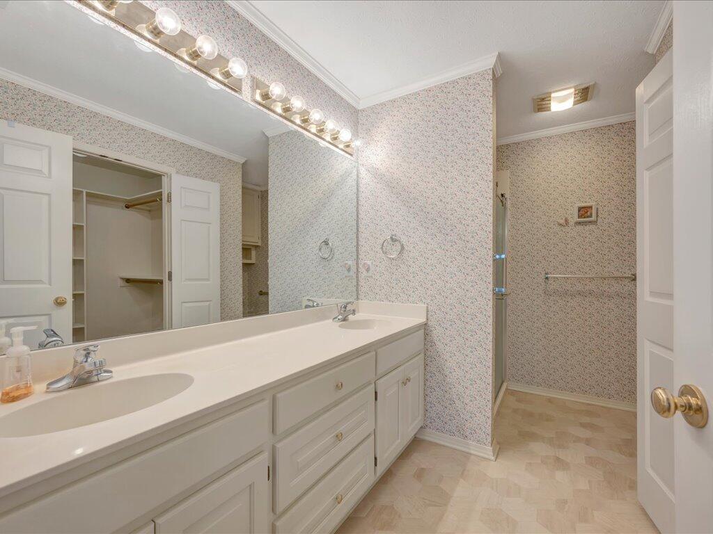3 Austin Hollow Circle Property Photo 18