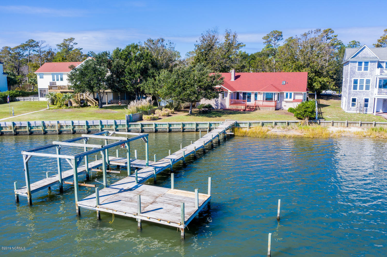 995 Chadwick Shores Drive Property Photo 1