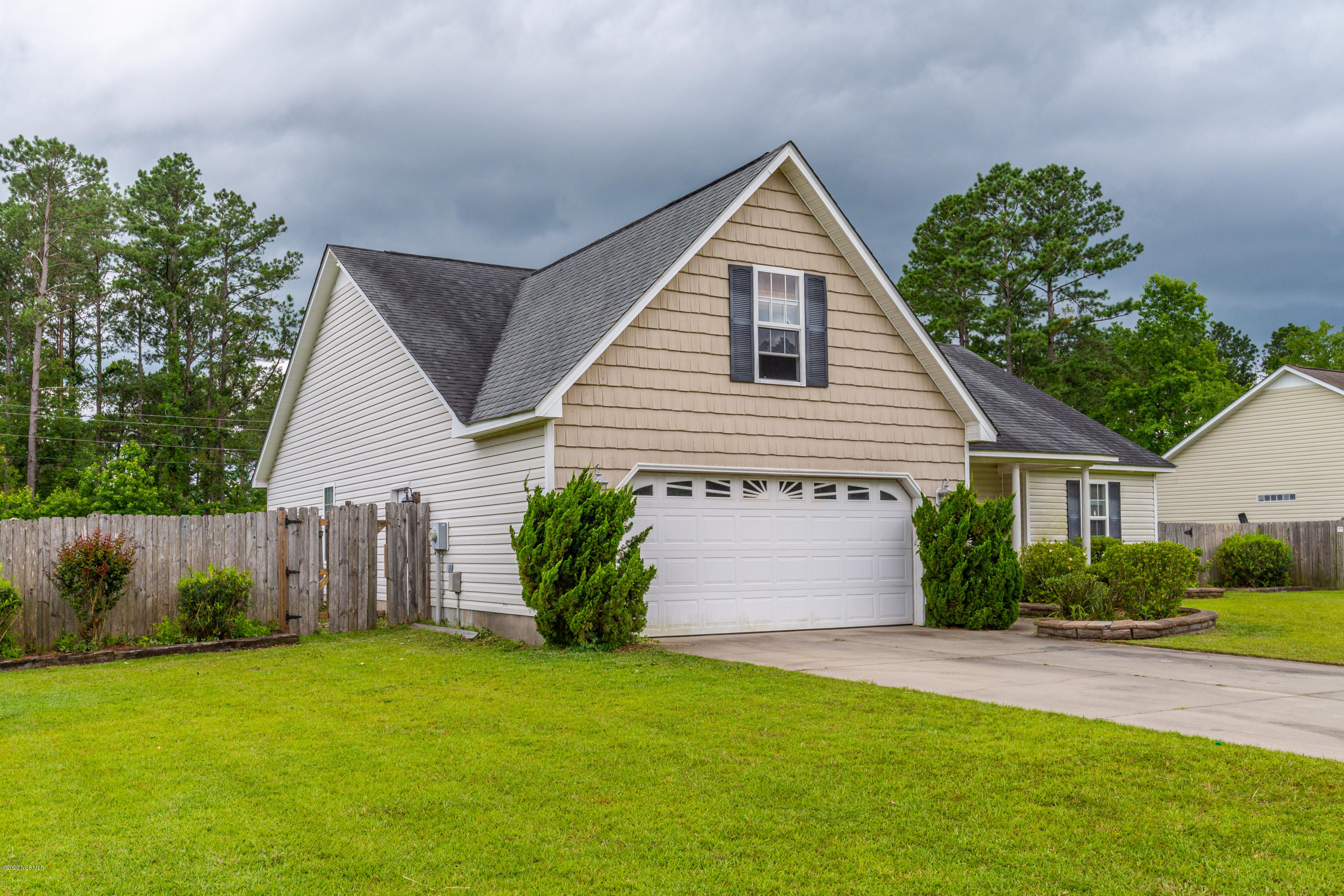 102 Aspen Court Property Photo 1