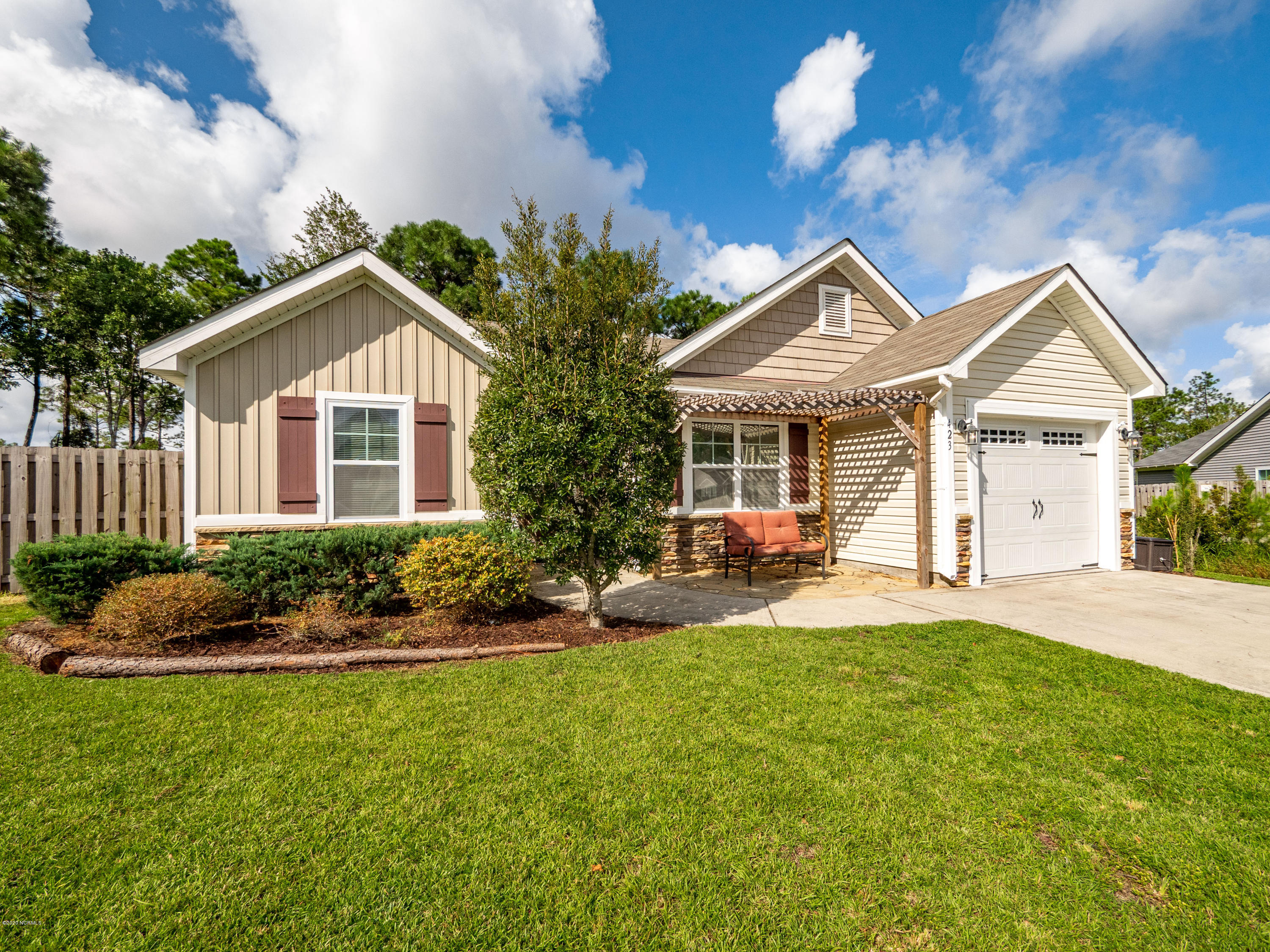 423 Blue Pennant Court Property Photo 1