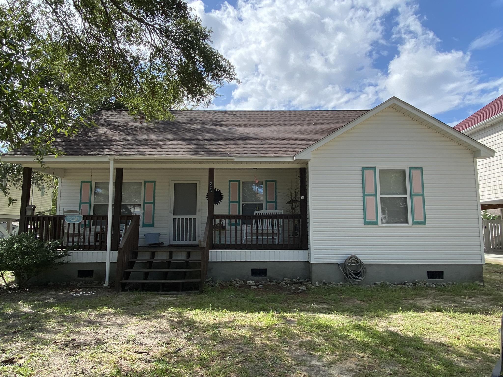 223 NE 43rd Street Property Photo 1
