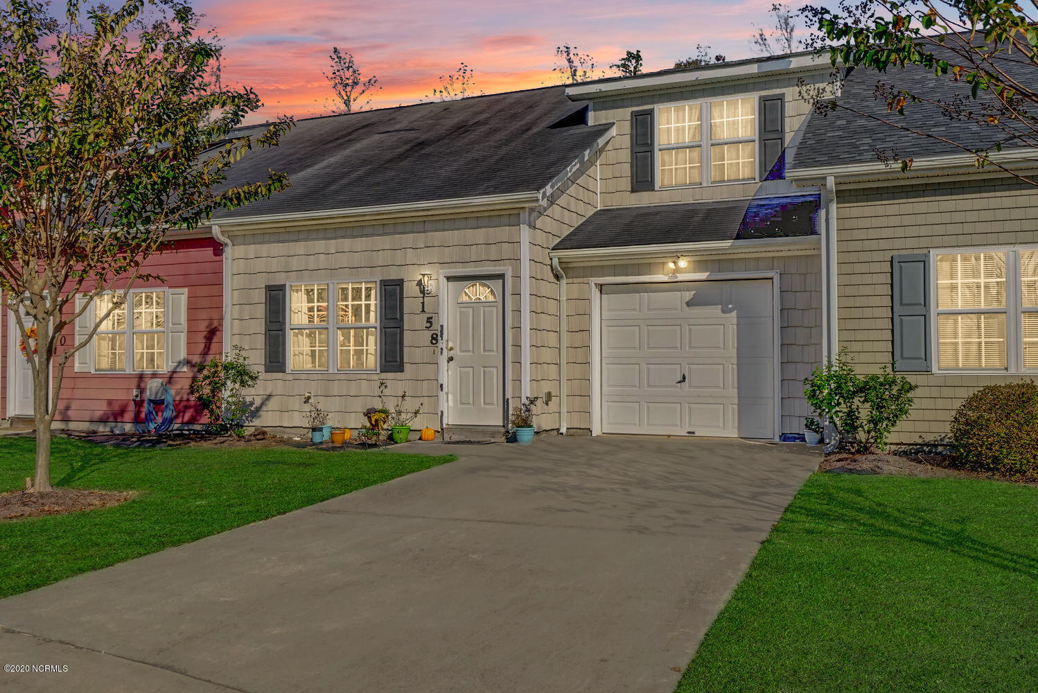 158 Kelly Circle Property Photo 1