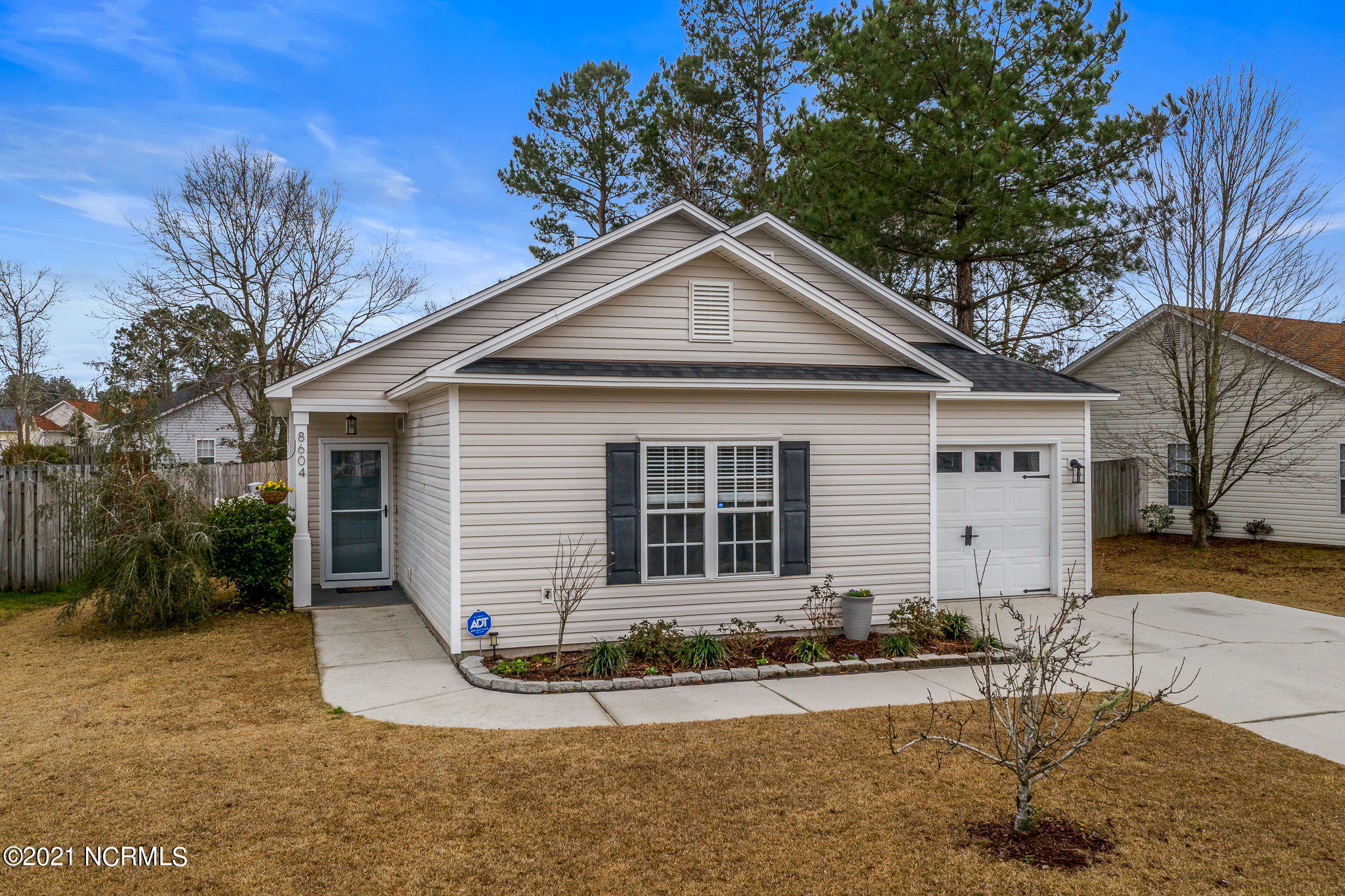 8604 Orchard Loop Road Property Photo 1