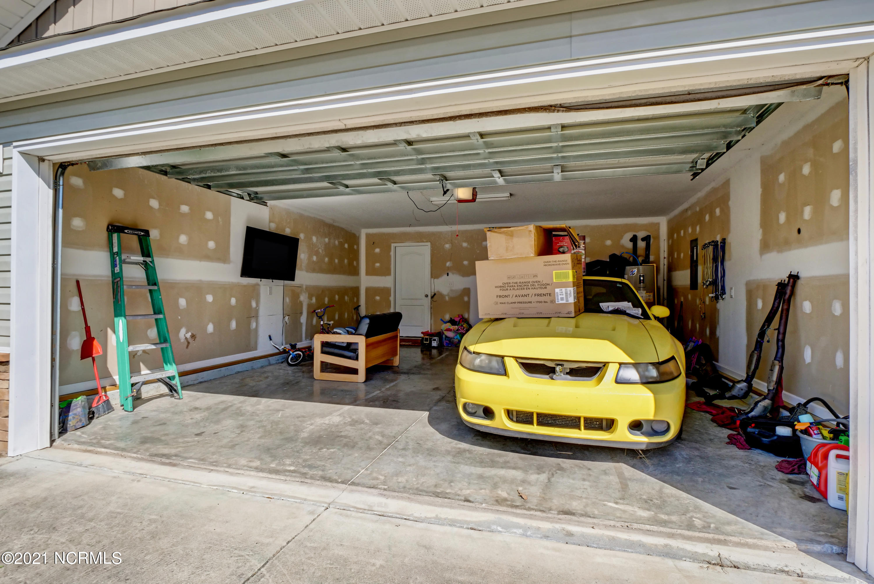 136 Braeburn Boulevard Property Photo 1