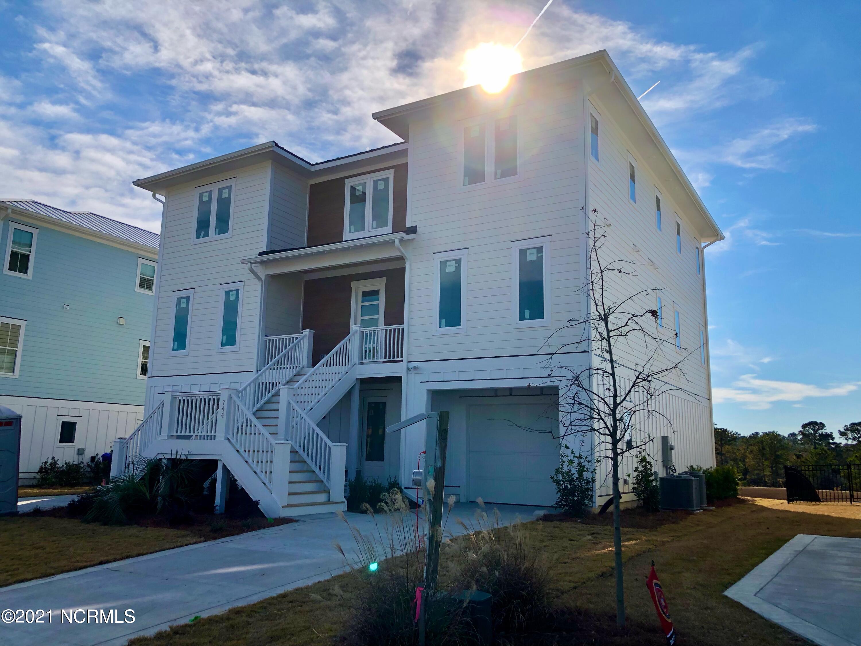 744 Waterstone Drive Property Photo 1