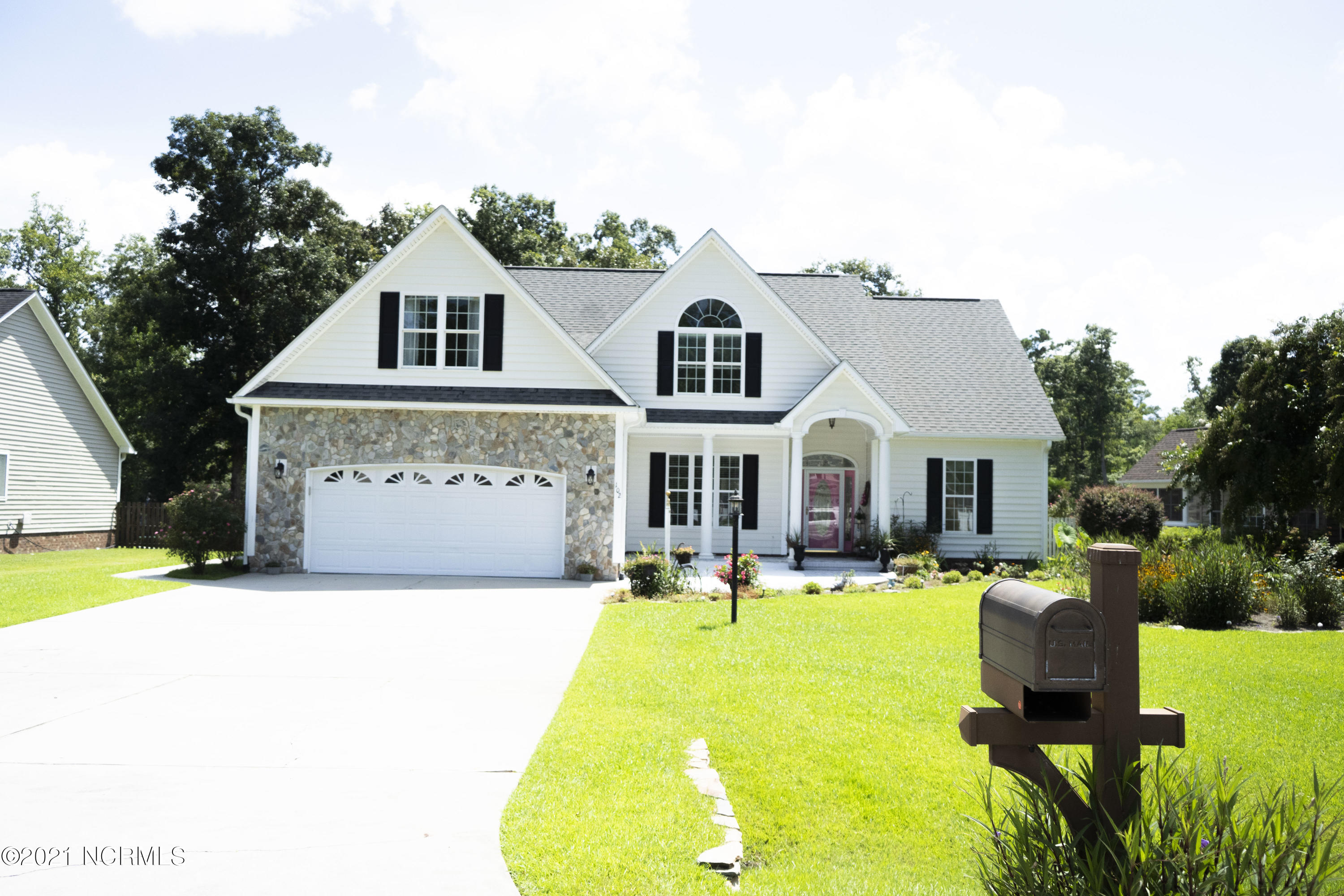 102 Faldo Lane Property Photo 1